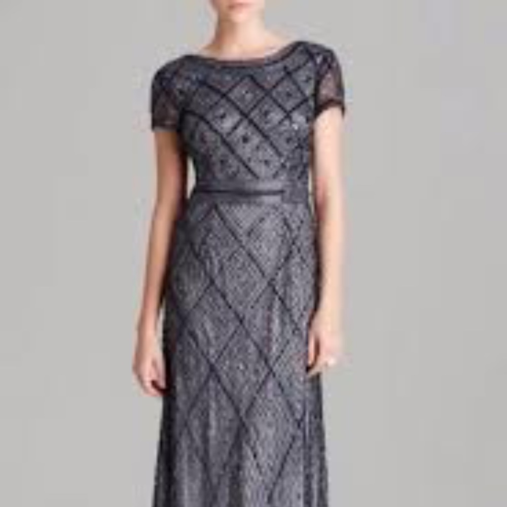 Adrianna Papell Size 8 Navy Sequins and beaded gown
